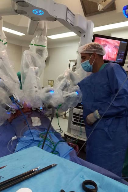 CDU 30 años de experiencia en el tratamiento ambulatorio de procesos complejos que incluyen desde el implante de prótesis peneanas para el tratamiento definitivo de la disfunción eréctil al tratamiento del agrandamiento prostático y el cáncer de próstata con tecnologías y procedimientos novedosos de última generación