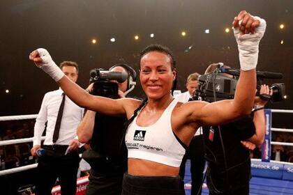Cecilia Braekhus, campeona libra por libra