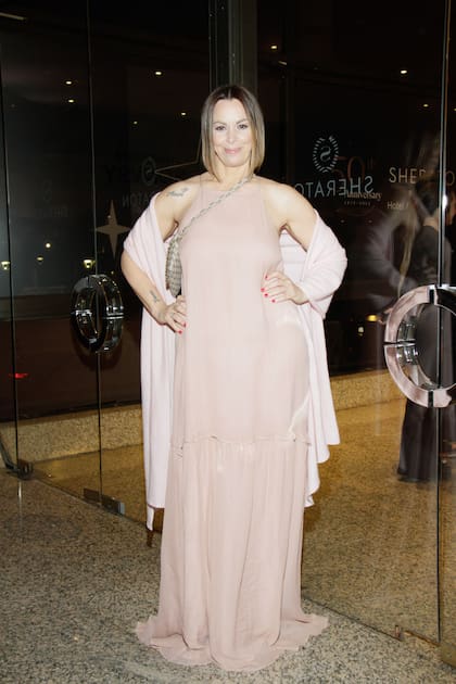 Cecilia Carrizo optó por un vestido de Etiqueta Negra.