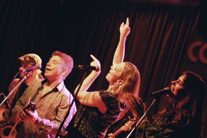 Cecilia Carrizo y Los abuelos de la Nada