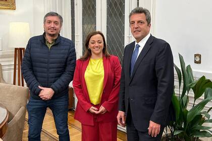 Cecilia Moreau junto a Máximo Kirchner y Sergio Massa cuando asumió como presidente de la Cámara de Diputados