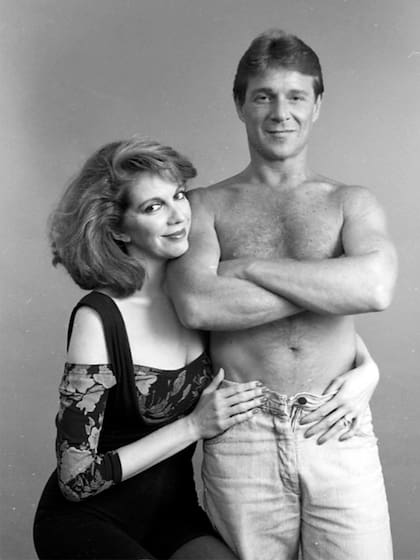 Cecilia Rosetto y Adrián Ghío en una foto promocional de la obra Pareja abierta