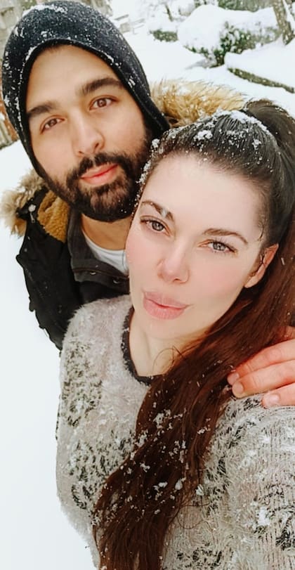 Cecilia y Jerónimo: "a través de nuestra cuenta de Instagram @soloviajedeida ayudamos a las personas a emigrar, damos asesoramiento, charlas y ayudamos en el trámite de ciudadanía".