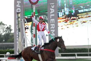 Turf: For the Top ganó el Gran Premio Nacional y otra vez festejó Wilson Moreyra