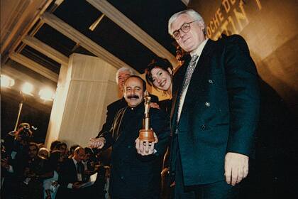 Celebrando un Martín Fierro con Jorge Guinzburg, Gabriela Rádice y Adolfo Castelo. 