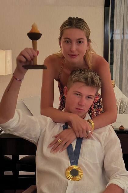 Celebrando un nuevo logro. “Ahora tengo dos medallas de oro”, comentó el jinete, enamorado.