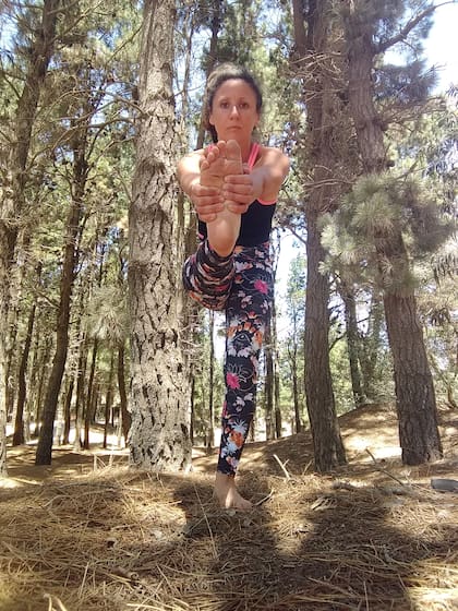 Celeste es una apasionada por el movimiento. Su búsqueda personal la llevó a encontrar en el Yoga la disciplina para inspirarse y hacer un cambio de vida. 