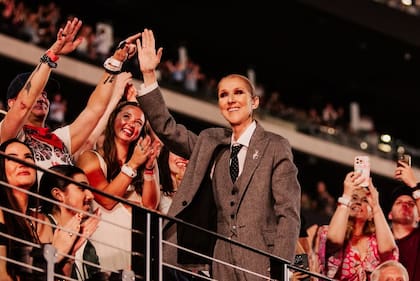 Celine Dion se llevó todos los aplausos en el concierto de Coldplay