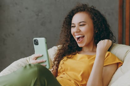 El avance de las herramientas digitales para traducción simultánea en el contexto global actual