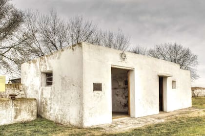 Cementerio abandonado en Colonia Mauricio