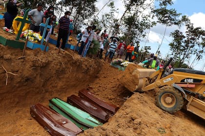 El cementerio de Manaos, uno de los más afectados por el avance del coronavirus