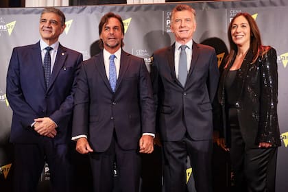 Cena en la Fundación Pensar de la que participaron Jorge Macri, Luis Lacalle Pou, Mauricio Macri y María Eugenia Vidal, directora de la agrupación