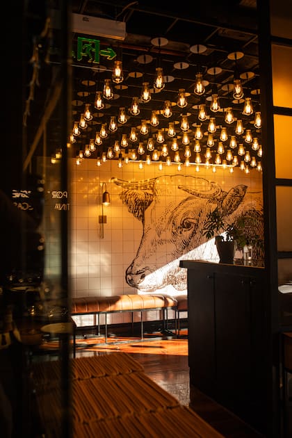 Cena, fiesta y fuegos artificiales en Villegas Resto & Grill para despedir el 2025