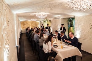 Safaris gourmet, fiestas en cocinas subterráneas y la élite de Medio Oriente en St. Moritz