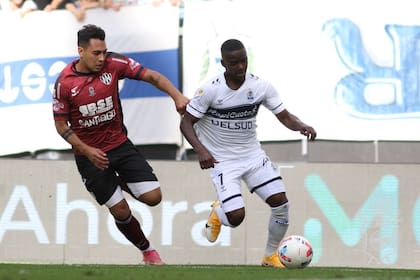 Central Córdoba de Santiago del Estero y Gimnasia protagonizaron un entretenido empate 2-2 en La Plata