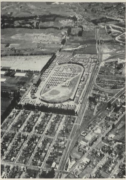 Centro de reclusión de Tanforan, vista aérea, 1942
