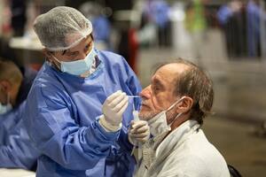 Centro de testeos en Costa Salguero (cerrado) y en la rural