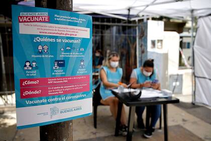 El gazebo de ingreso para la vacunación en la sede sindical del Suteba de Ituzaingó. 