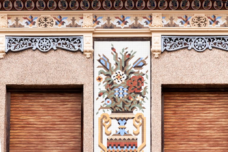 Cerámica de Nolla en fachadas de Meliana