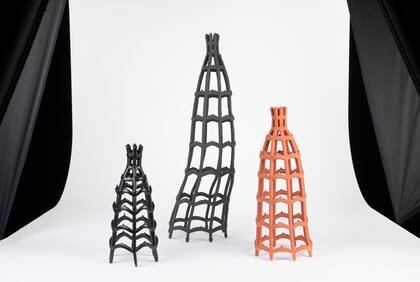 Ceramics Monthly: De Atelier Fig, exploraciones en porcelana con formas geométricas.