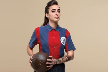 Cerca de 13 mil personas asistieron al estadio de Arsenal en noviembre del año pasado para ver a la Selección femenina. Maca Sánchez estaba ahí, en la tribuna. 