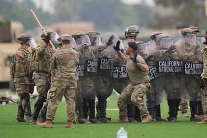 Cerca de 2000 de la Guardia Nacional se desplegaron en Los Ángeles