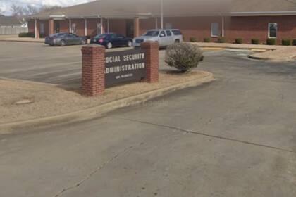 Cerca de 800 contratos federales serán cancelados, 47 de ellos de la Seguridad Social