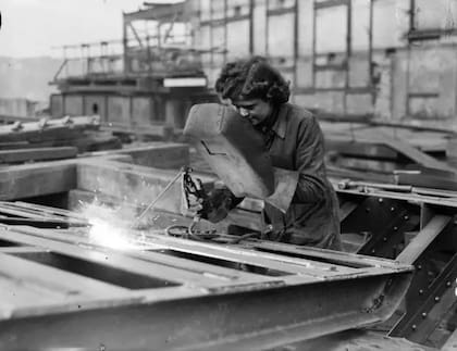 Cerca de un 65% de quienes construyeron el Puente de Waterloo fueron mujeres