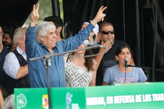 Moyano y el Gobierno retomaron los contactos, a pesar de Carrió