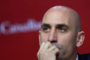 Rubiales ya no resiste la presión de la FIFA y el gobierno español: el destino que le espera al dirigente