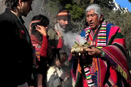 Ceremonia de la pachamama en el Zoo porteño