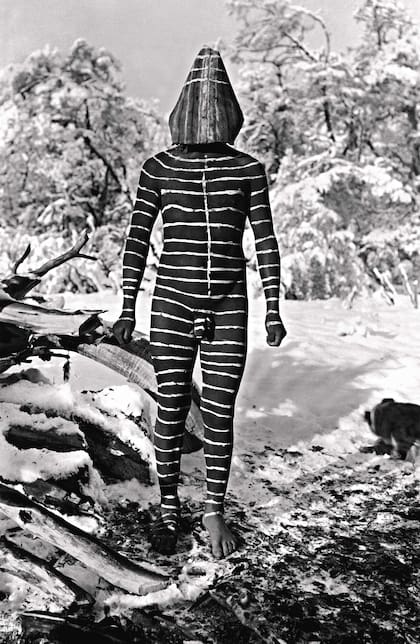 Ceremonia del Hain, rito de pasaje de los jóvenes selk’nam a cazadores adultos