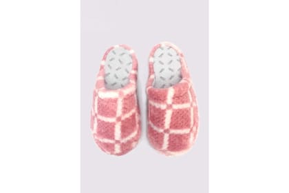 Cerrada sin talón - Créditos: Selú