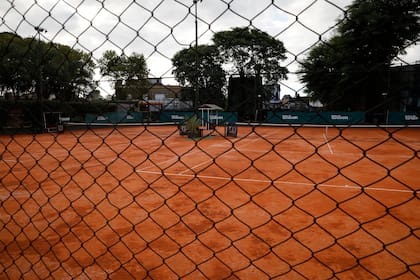 Cerrado: el tenis aún sigue sin regresar en el área metropolitana