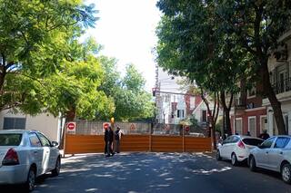 Cerraron un paso a nivel en la traza del tren Sarmiento para hacer un túnel: cuál es la alternativa para cruzar