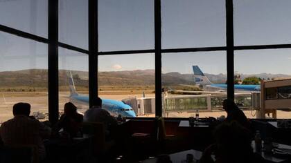 Cerró el aeropuerto de Bariloche porque se rompió un autobomba