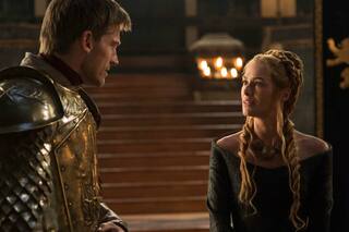 Nikolaj Coster-Waldau revisó los inicios del personaje de Emilia Clarke en GOT