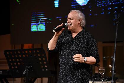 César Banana Pueyrredón canta en “Hablemos de ELA”, la gala a beneficio de la Fundación Esteban Bullrich
