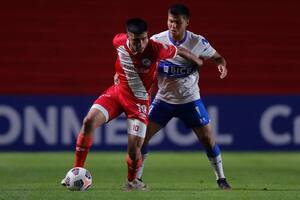 Libertadores. Argentinos dejó el invicto, pero todavía manda en su grupo