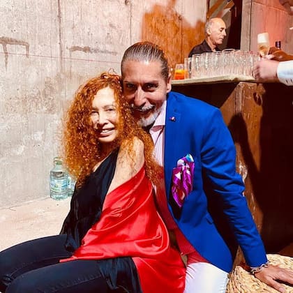 César Juricich y su amiga