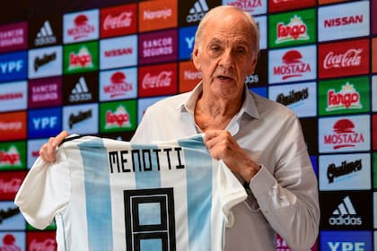 Murió César Luis Menotti, el maestro del fútbol que revalorizó al seleccionado y sacó título de grado al ser campeón mundial