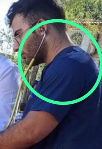 César Sena, con rasguños en el cuello, participó de un acto público un día después de la desaparición de su mujer, Cecilia Strzyzowski