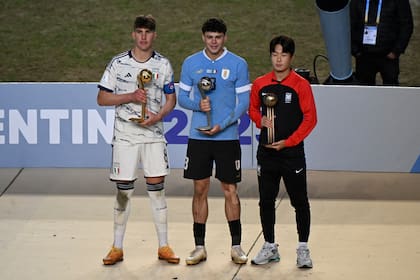 Cesare Casadei, Alan Matturro y Lee Seung-Won: balón de oro, plata y bronce, respectivamente.