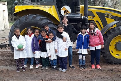 Mabel con sus alumnos antes de la cuarentena