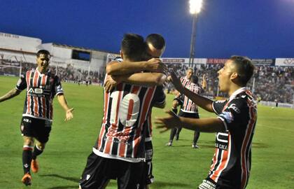 Chacarita ganó en Córdoba