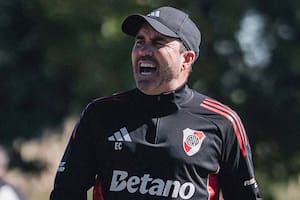 El giro más profundo de River tiene los dientes de Coudet, un loquito cuerdo entre gerentes en chupines