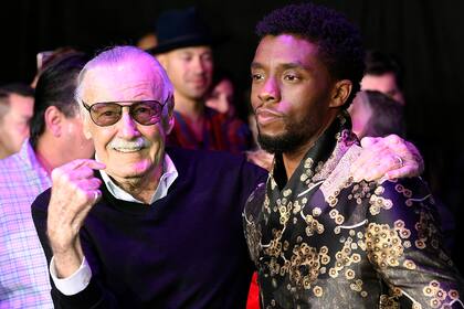 Chadwick Boseman con Stan Lee