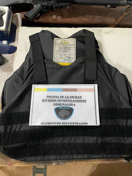 Detectan fallas en chalecos antibalas para la policía bonaerense y de la  ciudad - LA NACION