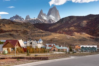 Antes del trekking hubo sangre, mapas y pioneros en una disputa al borde de la Patagonia