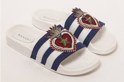Chanclas navy (Wanama, antes $2990 ahora $1990)